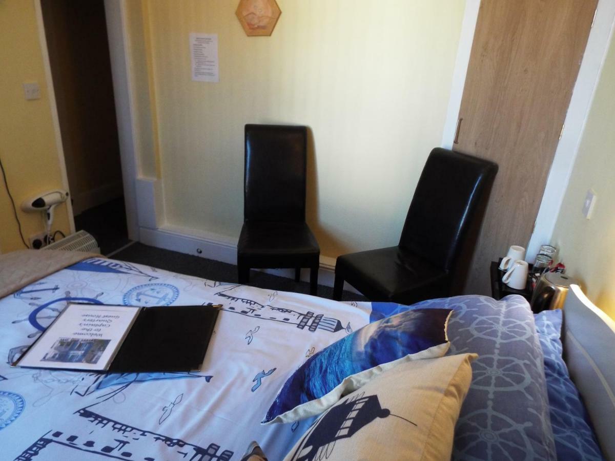 Guest house Captain's Quarters Southport