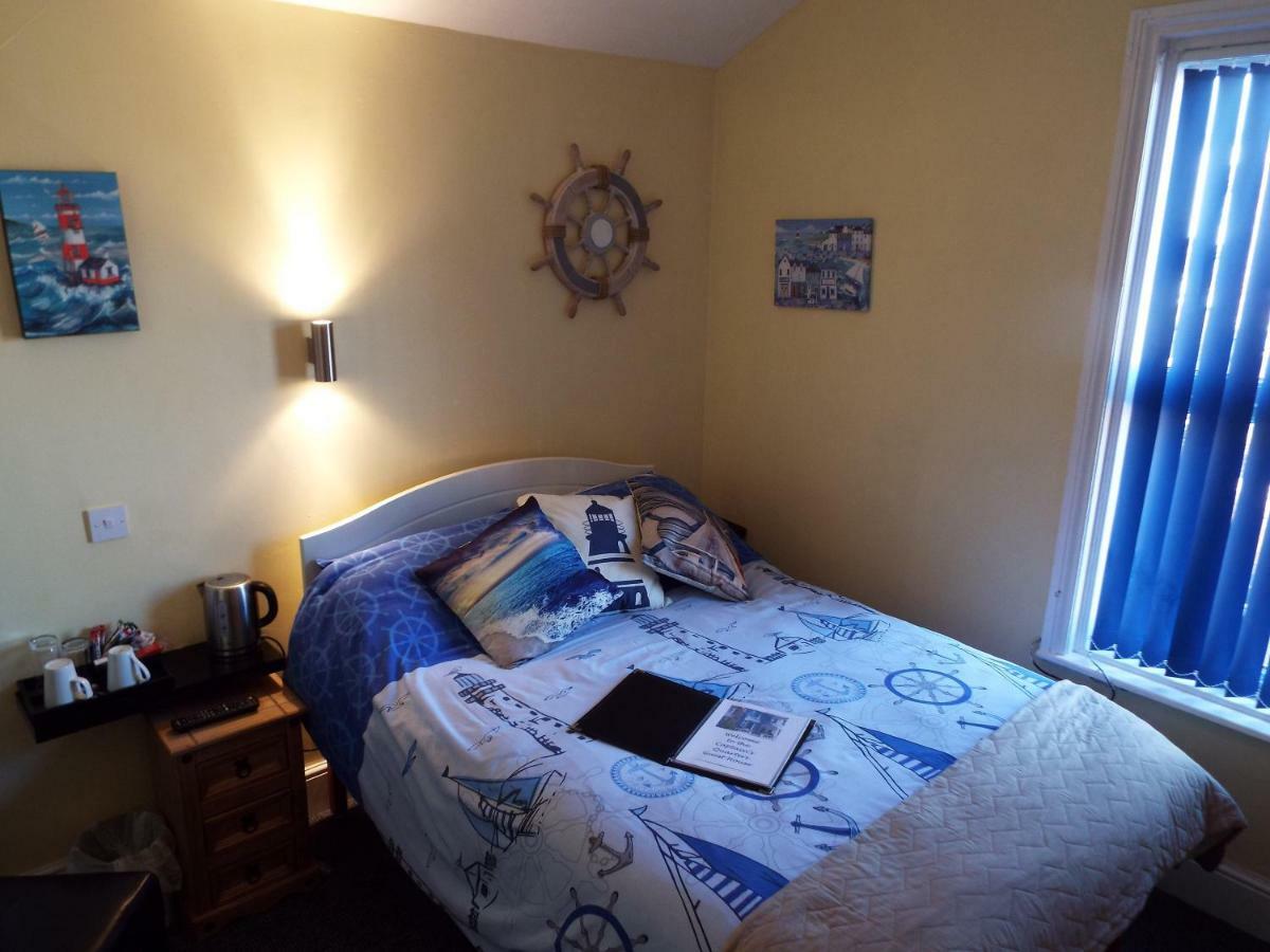 Captain's Quarters Guest house Southport