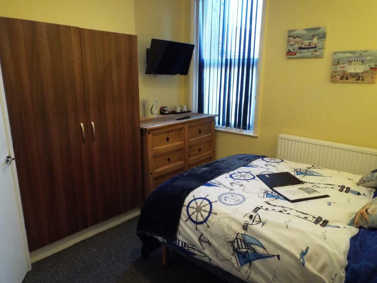 Captain's Quarters Guest house Southport