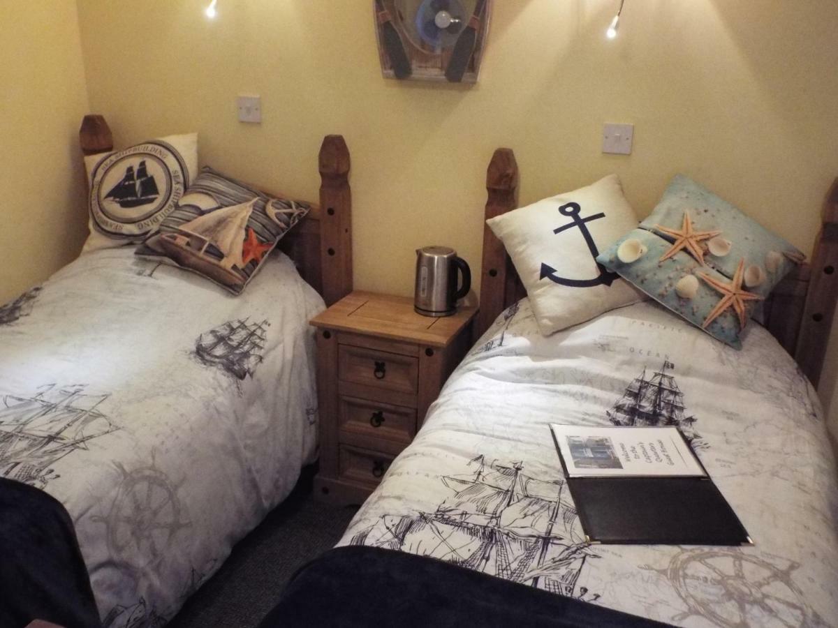Captain's Quarters Guest house Southport