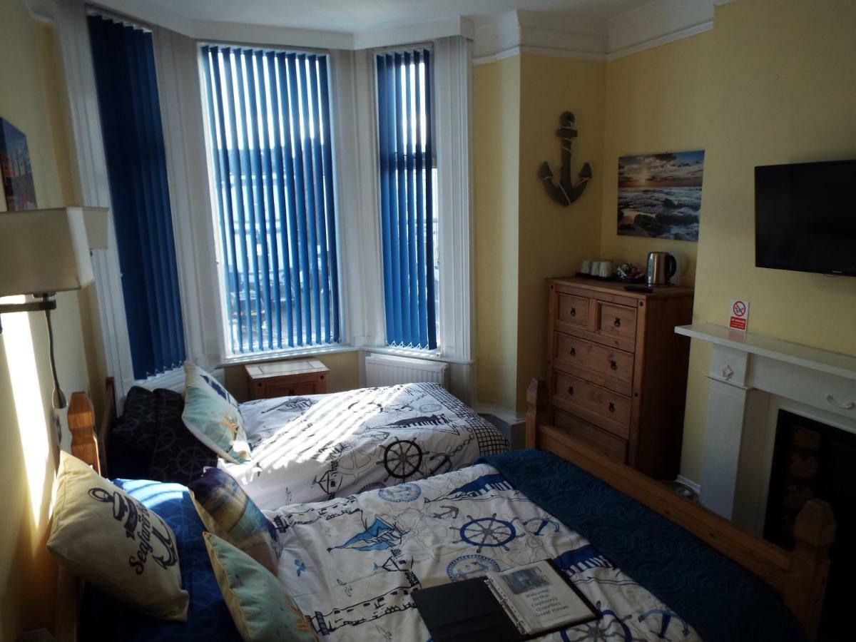 Guest house Captain's Quarters Southport