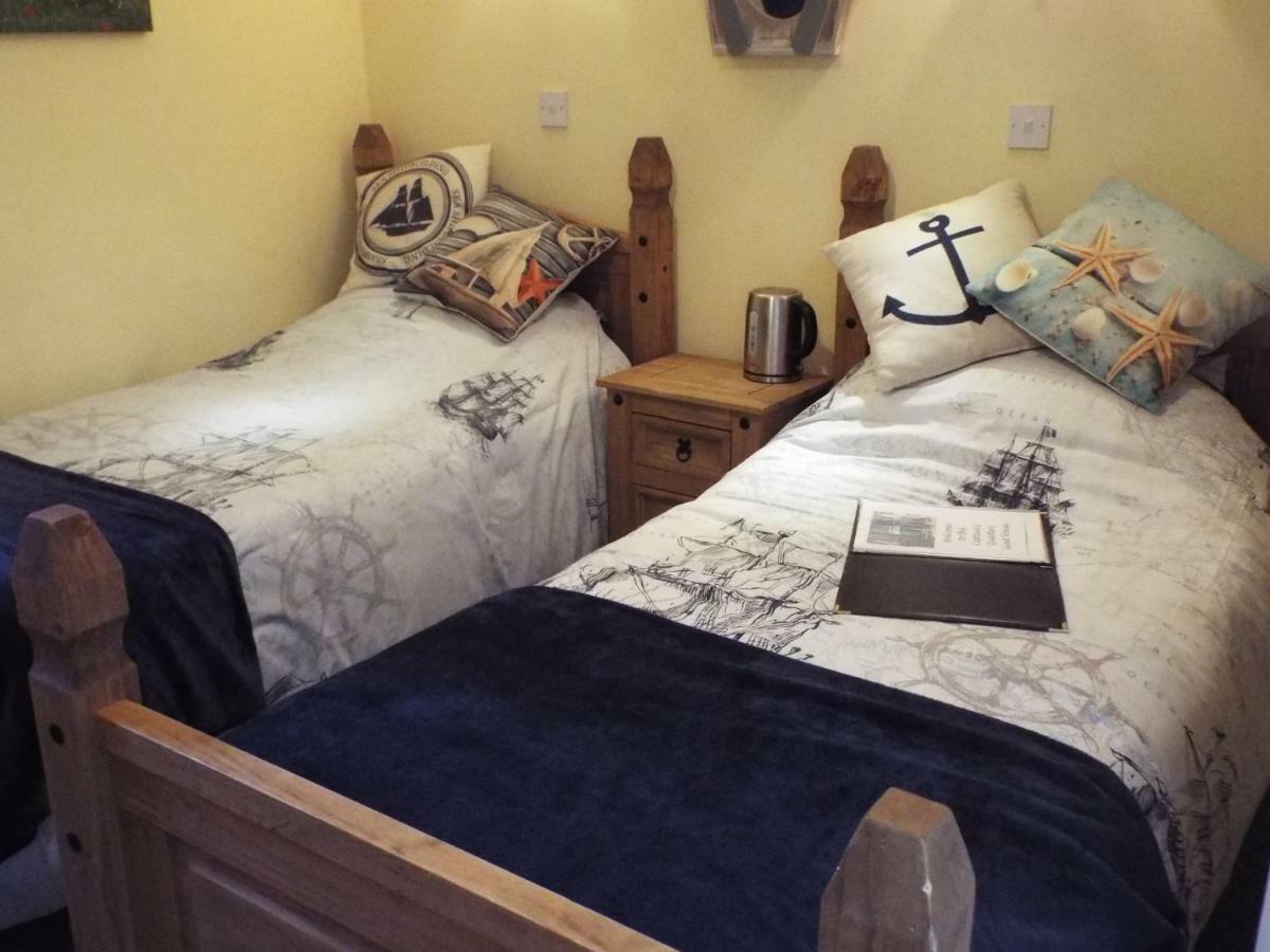 Captain's Quarters *