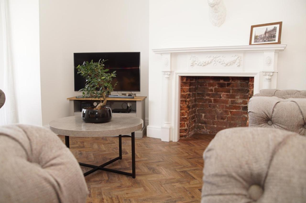 Grade 2 Listed Apartment, Promenade Apartment *