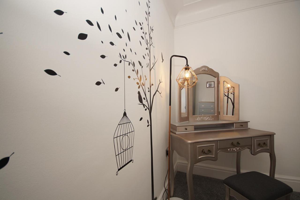 Grade 2 Listed Apartment, Promenade Apartment *