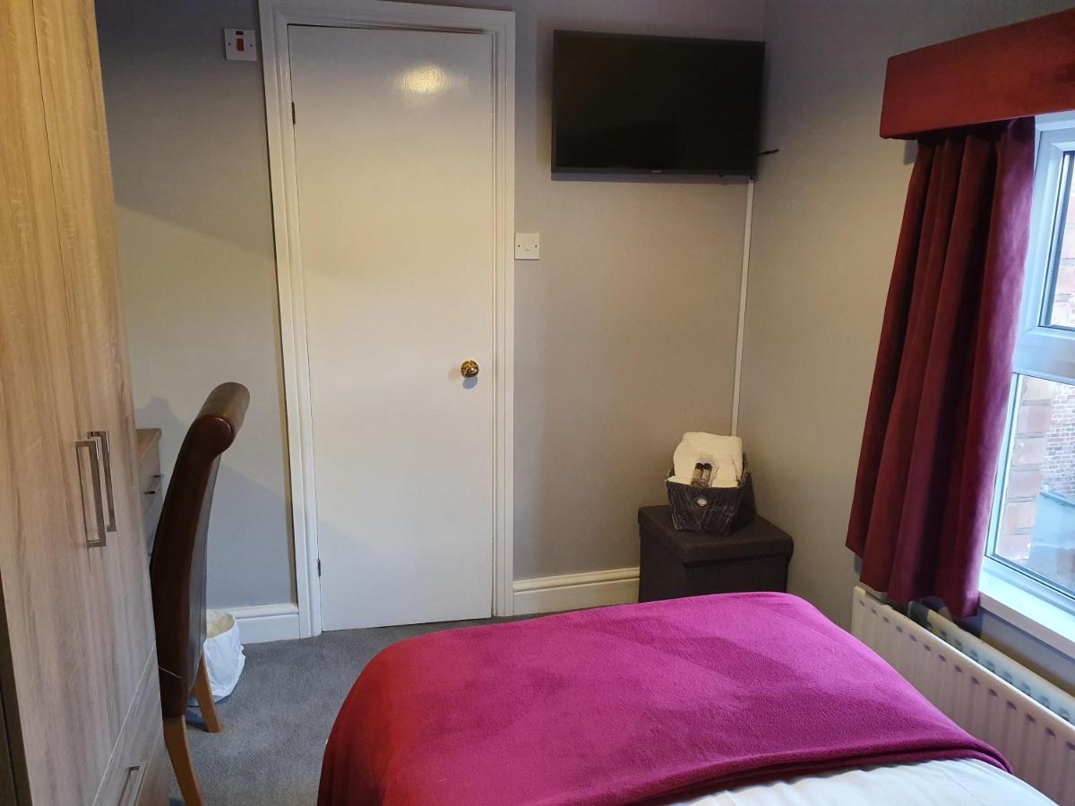 The Braemar Bed & Breakfast Southport